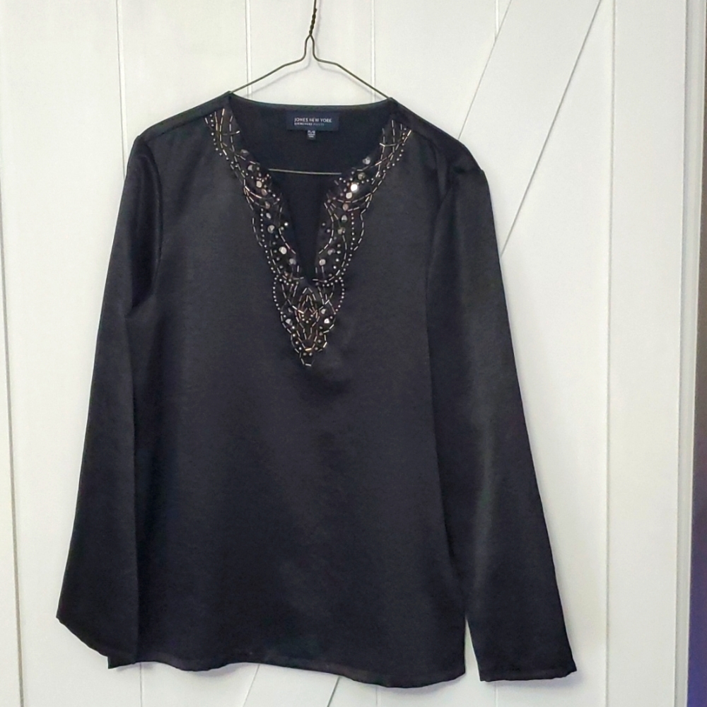 Women's shiny  v-neck top